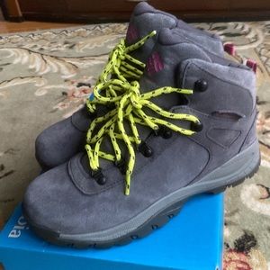 New Columbia suede boots